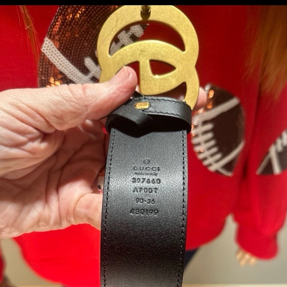 Gucci Black Belt with Gold Logo Buckle - Picture 2 of 12